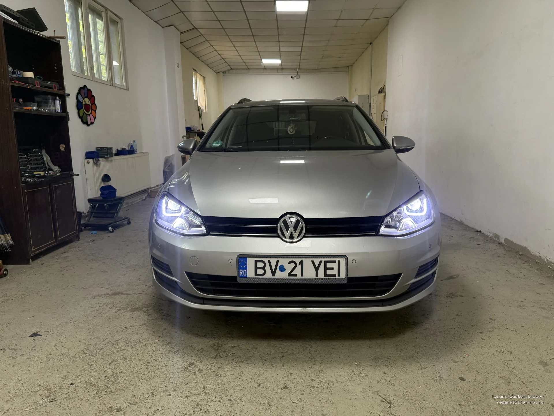 Faruri Custom cu lupa si lumina de zi Volkswagen Golf VII - Faruri Custom Brașov