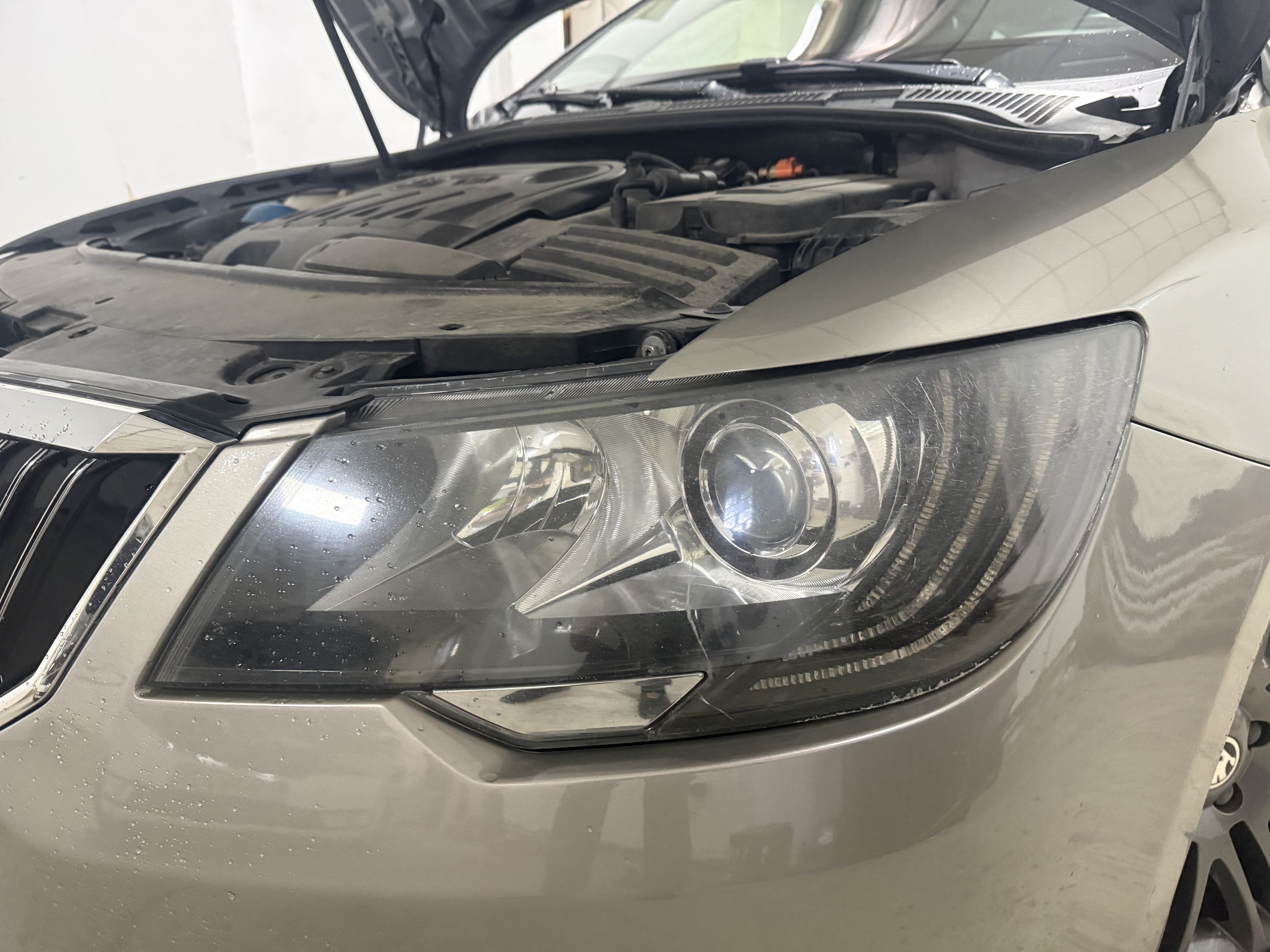 Sticle noi Skoda Superb 2 Facelift - Faruri Custom Brașov