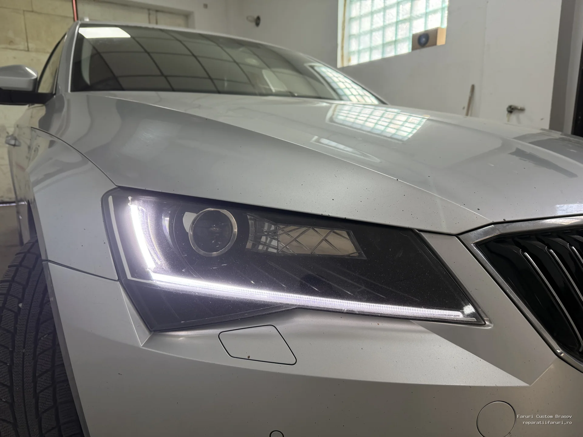 Inlocuire lumini de zi Skoda Superb 3 - Faruri Custom Brașov