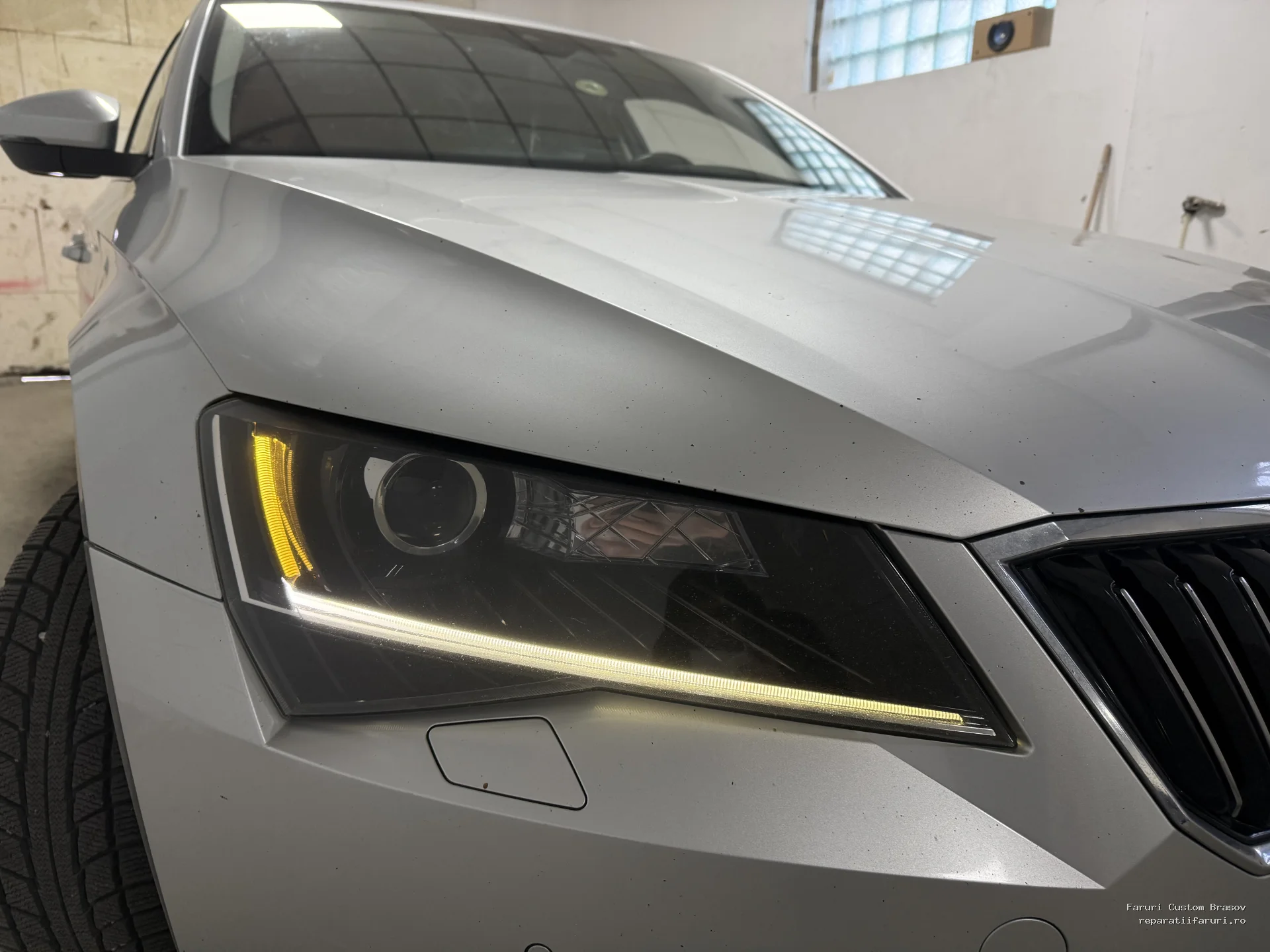 Inlocuire lumini de zi Skoda Superb 3 - Faruri Custom Brașov