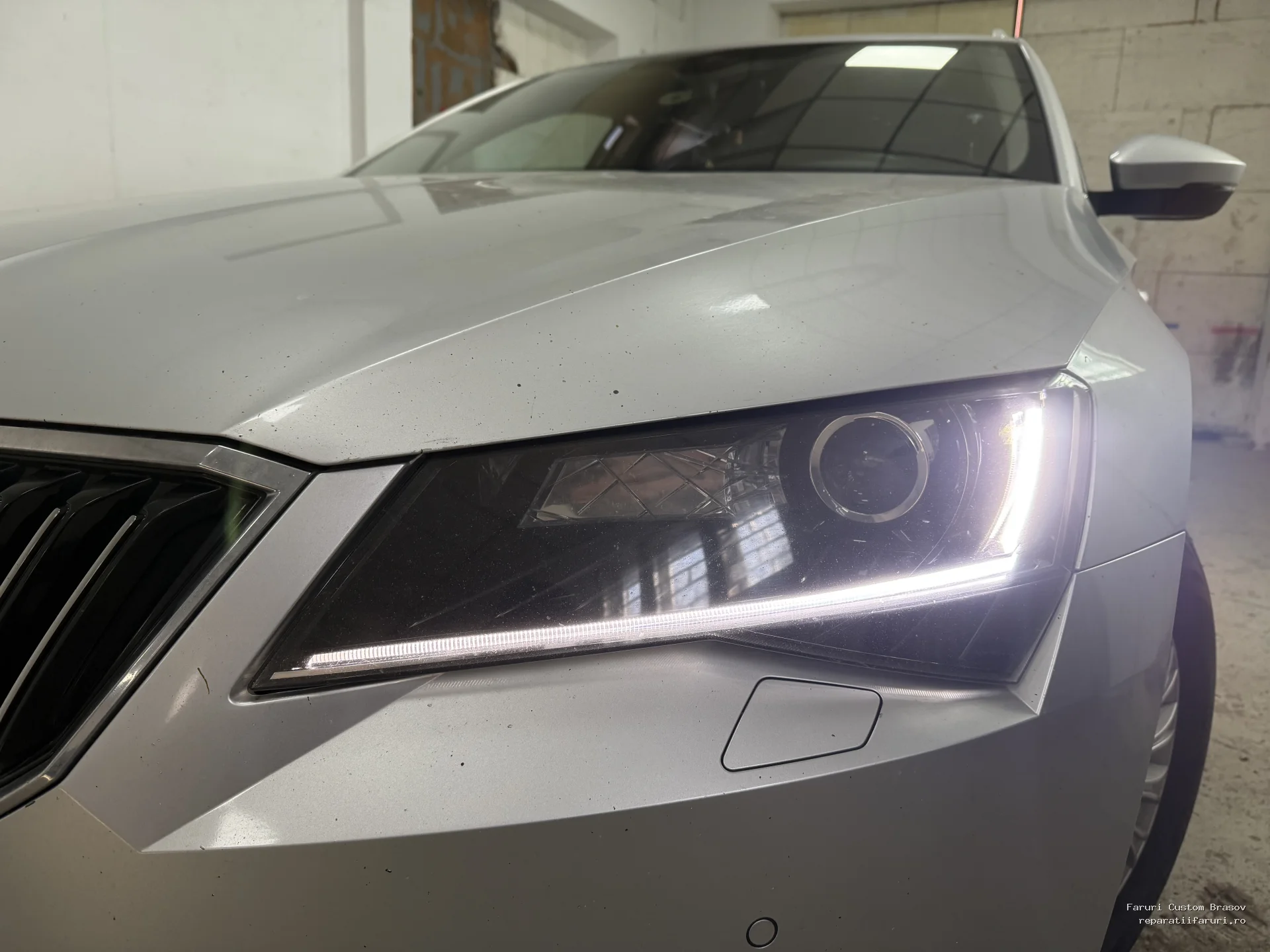 Inlocuire lumini de zi Skoda Superb 3 - Faruri Custom Brașov