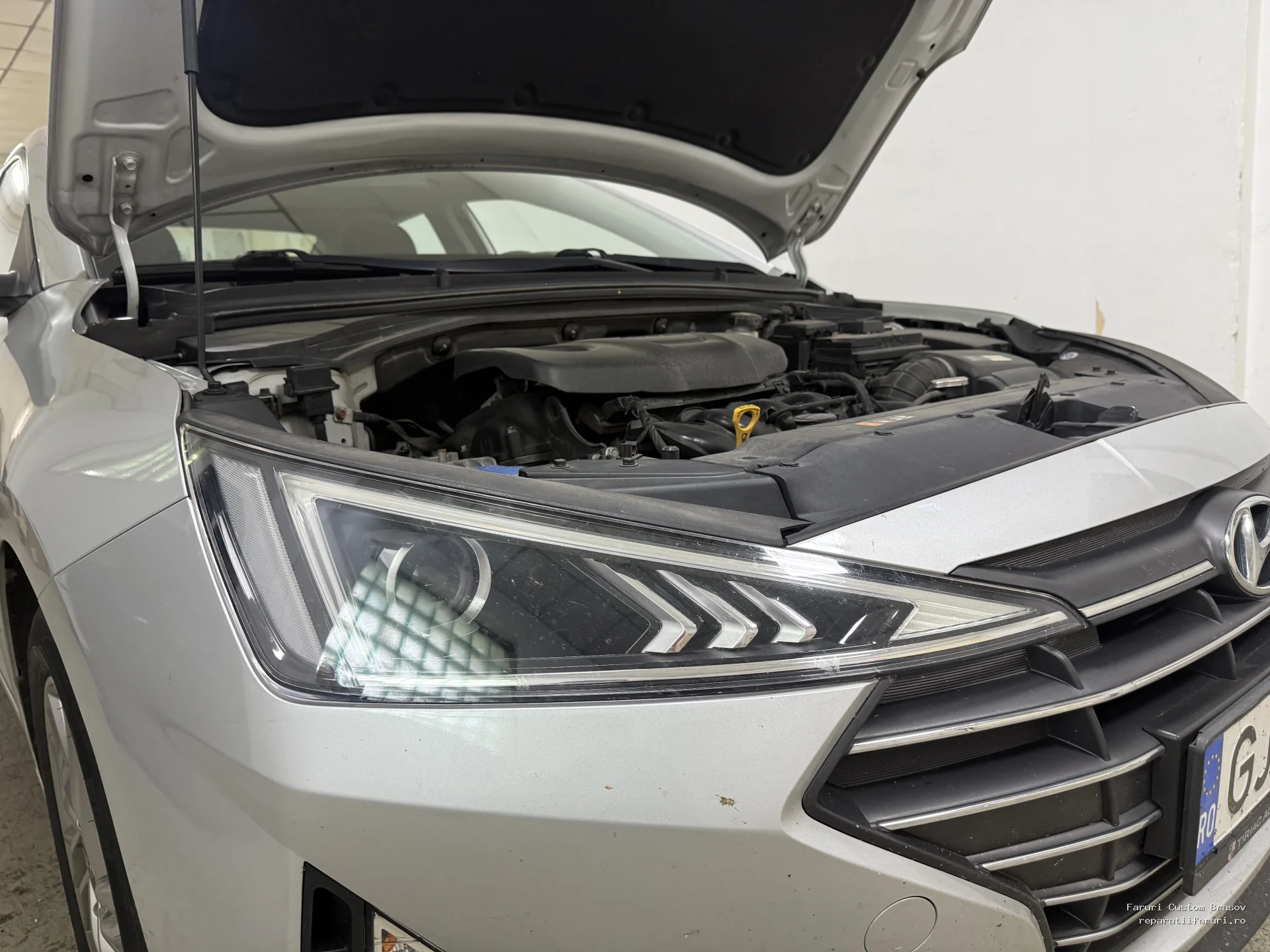 Inlocuire lupe defecte Hyundai Elantra VI - Faruri Custom Brașov