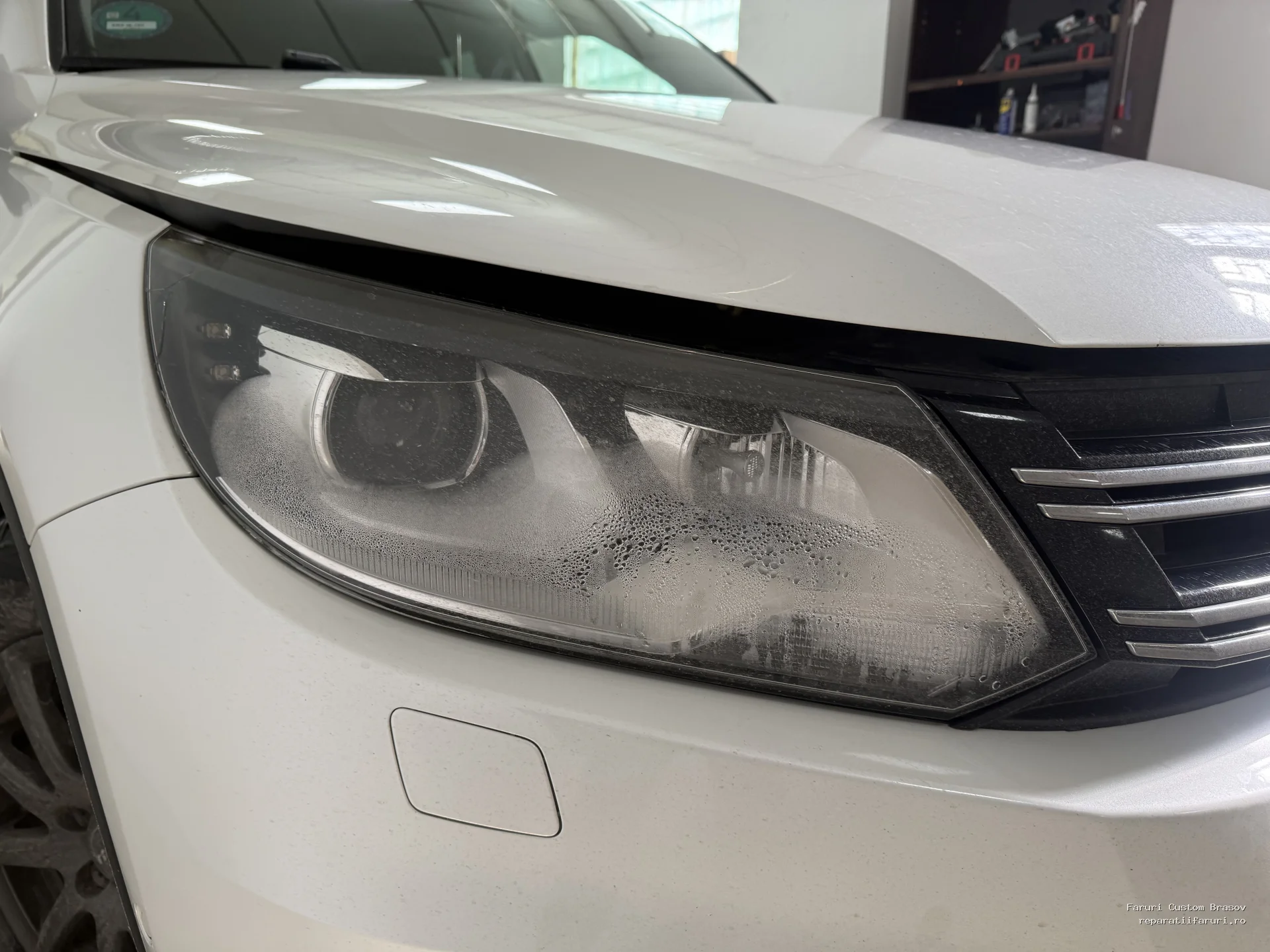 Inlocuire sticla Volkswagen Tiguan 2011-2016 - Faruri Custom Brașov Inlocuire sticla Volkswagen Tiguan 2011-2016 - Faruri Custom Brașov