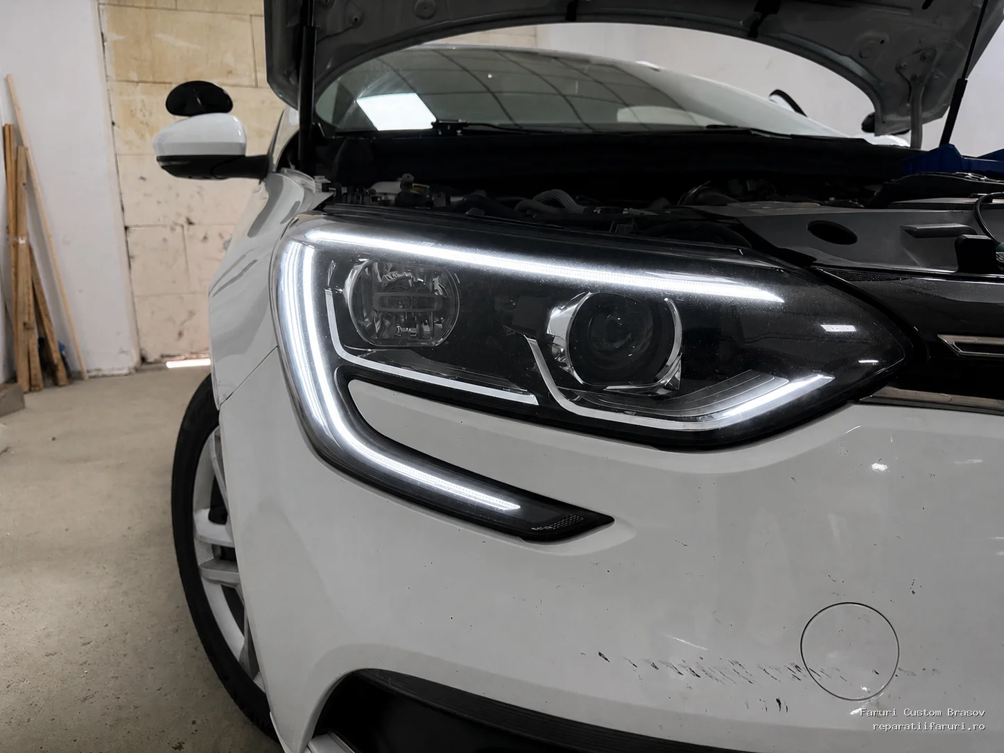Lumini de zi inlocuite Renault Megane 4 - Faruri Custom Brașov