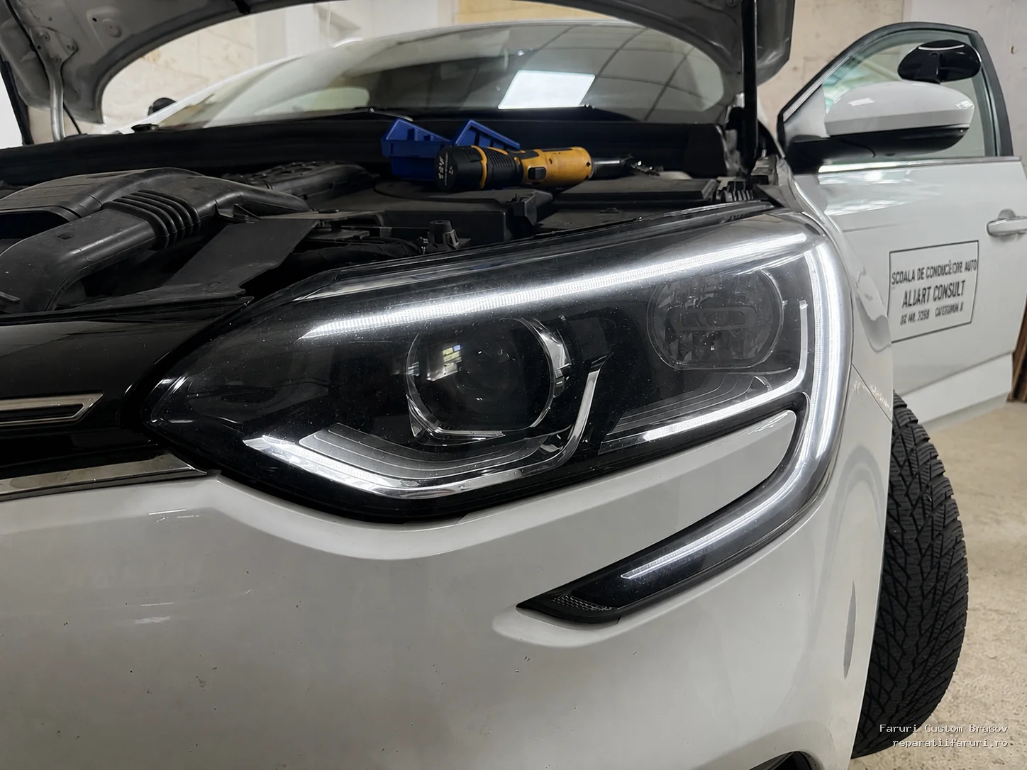 Lumini de zi inlocuite Renault Megane 4 - Faruri Custom Brașov