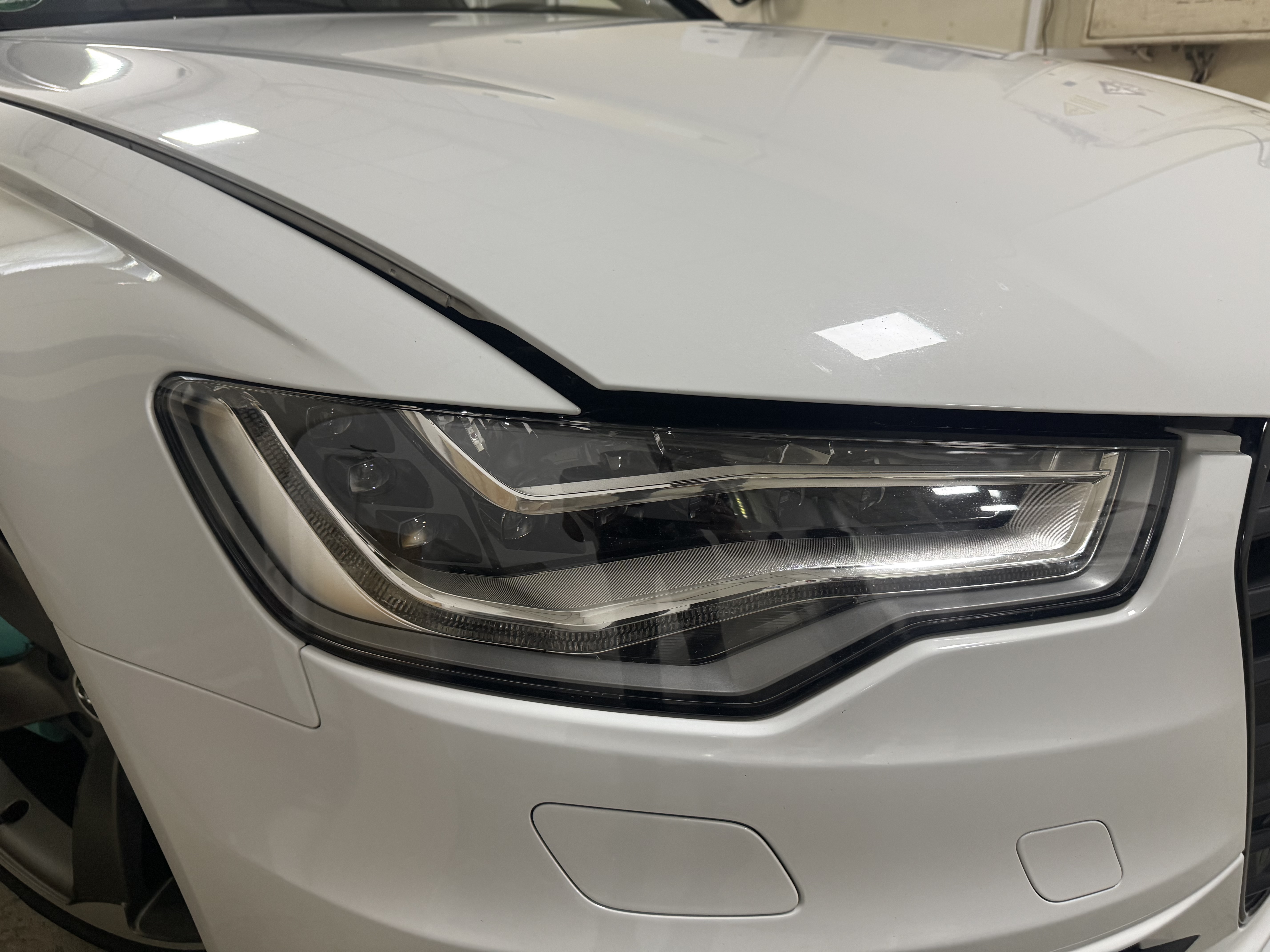 Sticle noi si vopsire interior Audi A6 C7 - Faruri Custom Brașov Sticle noi si vopsire interior Audi A6 C7 - Faruri Custom Brașov